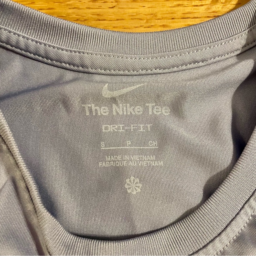 Nike Dri Fit Tank Top - Picture 3 of 3